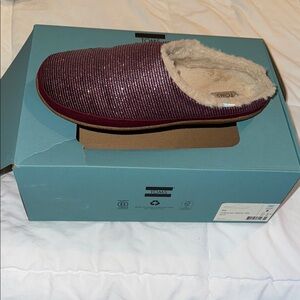 TOMS Burgundy Slippers with Faux Fur Lining